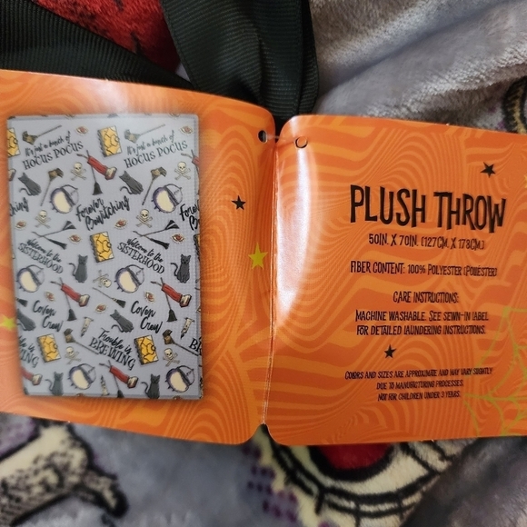 Disney Hocus Pocus Trouble Brewing Throw Blanket NEW - Picture 4 of 6